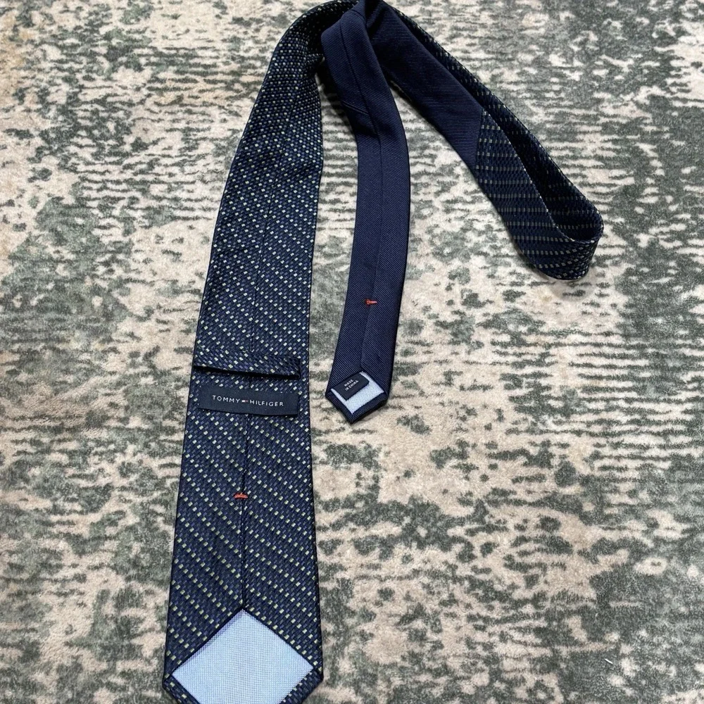 Tommy Hilfiger geometric print necktie  100% woven silk